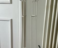 Freestanding toilet roll holder