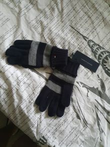 Tommy Hilfiger gloves