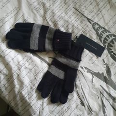 Tommy Hilfiger gloves