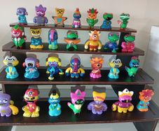 Fings Figures approx 4 cms produced by Topps Rare Figures Set From 2010 Discontinued 1 Year Later 28 Figures #2