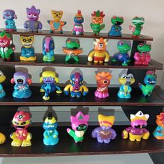 Fings Figures approx 4 cms produced by Topps Rare Figures Set From 2010 Discontinued 1 Year Later 28 Figures #2