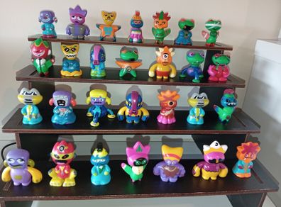 Fings Figures approx 4 cms produced by Topps Rare Figures Set From 2010 Discontinued 1 Year Later 28 Figures #2
