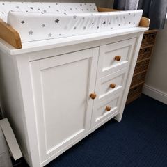 Baby changing unit