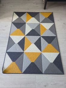Rectangular Rug (Good condition)
