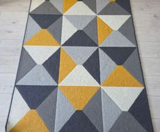 Rectangular Rug (Good condition)