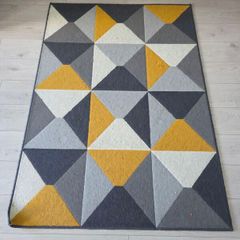 Rectangular Rug (Good condition)