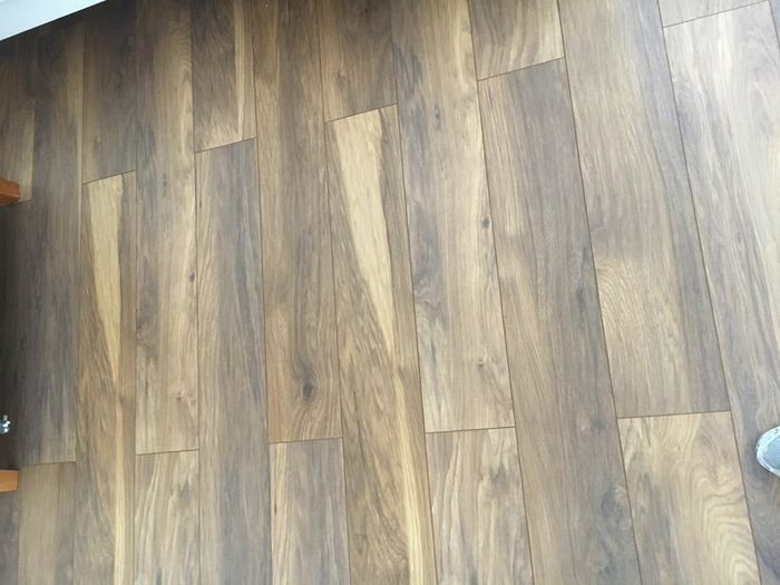 Laying floor Panels