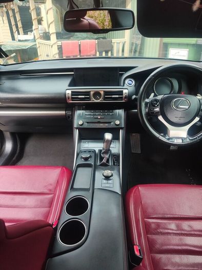 Lexus IS300H F-Sport
