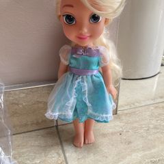 Frozen doll Elsa