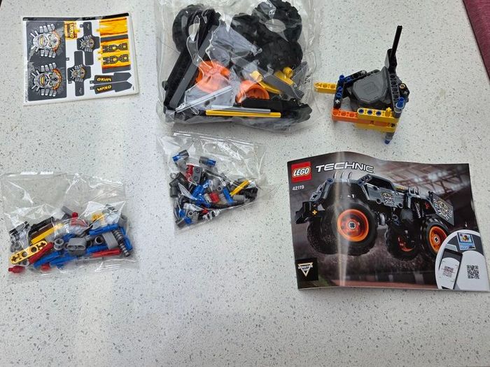 lego technic monster jam max d