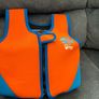 swim vest Image 4