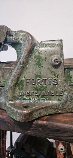 metal set of drawerw