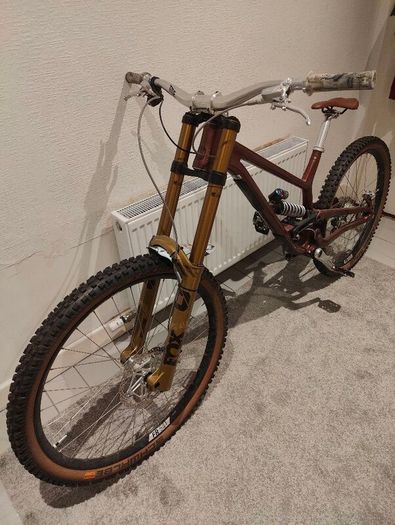 Custom Commencal FRS Downhill Build Full Hope Spec / Fox 40