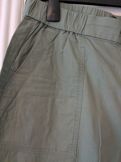 Dunnes three quarter lengths size 14