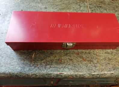 Set of Sockets in own metal case