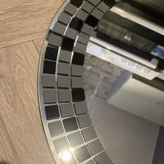 round mirror
