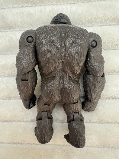 King Kong Legendary & WBEI Playmates approx 6 King Kong Wounded Arm Used Please see pictures