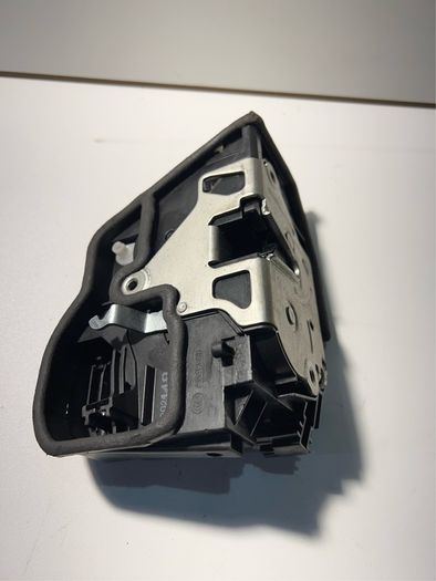 BMW 5 series e60 drivers side rear Door Latch Actuator Catch Right Rear 7202148