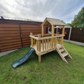 Kids play house