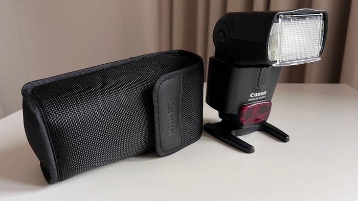 Genuine Canon Speedlite 430EX II Flash for Canon Digital SLR Cameras - like new