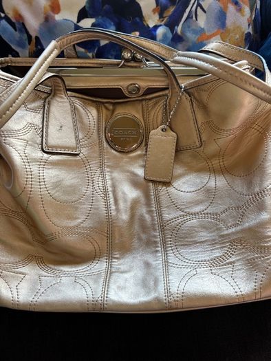 coach mid bag
