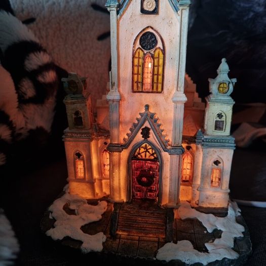 Christmas village cathedral Vintage Y2K plug in
