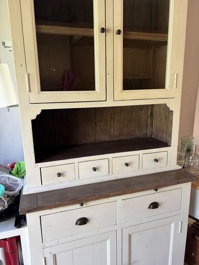Kitchen display cabinet