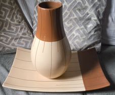 nice collectable vase with base plate