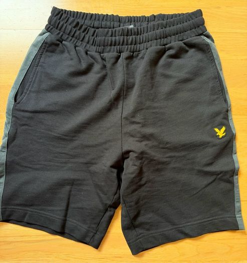 Lyle and Scott Shorts Black small