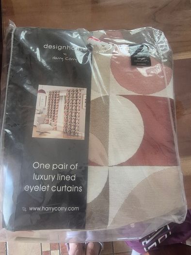 Brand New curtain 90" x 90" (229cm x 229cm)
