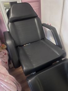 salon bed / tattoo bed