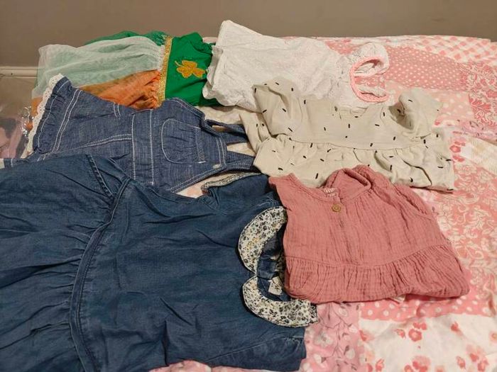 Baby girl 3-6 m clothes bundle 2