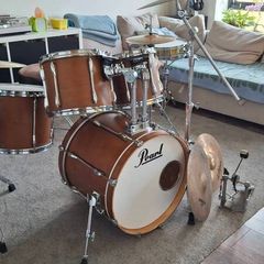 Pearl drum kit