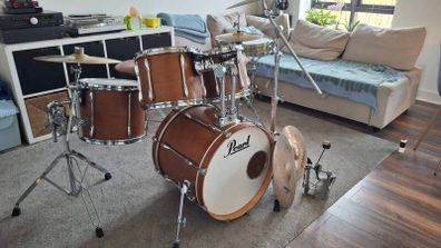 Pearl drum kit