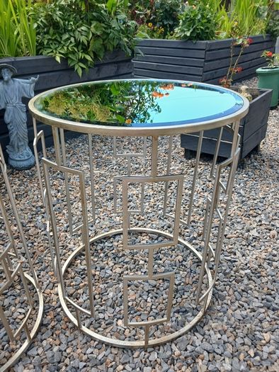 occasionally mirror tables