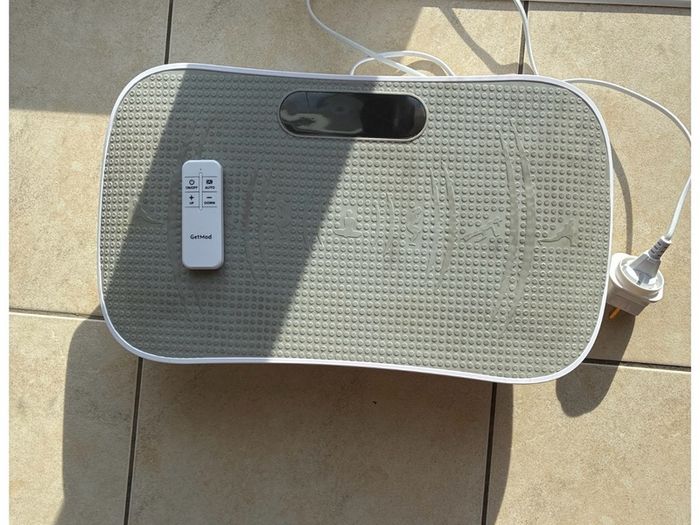 Vibro plate with remote
