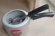 Pressure cooker