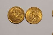 Dos y medio pesos Gold coin