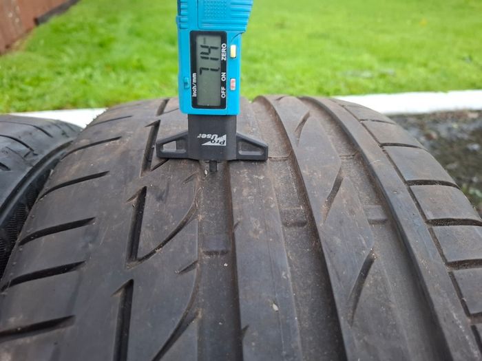 2x 255/40/18 Bridgestone run flat