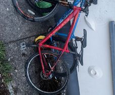 2 bikes for sale can be sold separate carrera vengeance for parts or repair needs two tubes and gears don't really work 40 euro or 2 for 50