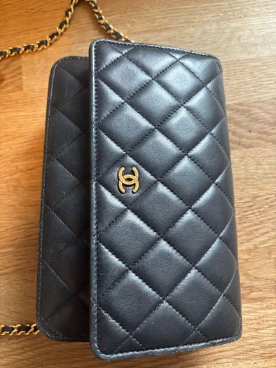 Chanel Wallet on Chain authentic
