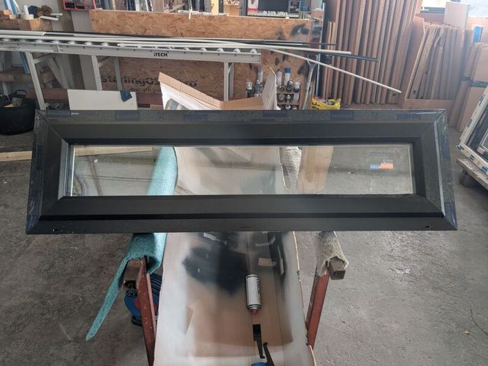 window 1350x400