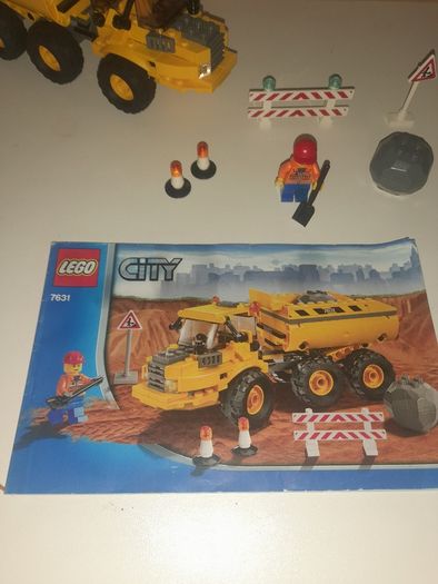 LEGO City Dump Truck (Set 7631)