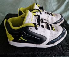 kids Jordan size junior 12.5