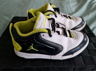 kids Jordan size junior 12.5