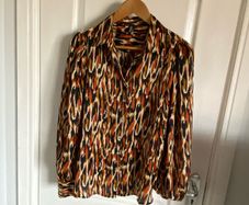 Lanidor ladies blouse with bell sleeves