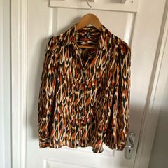 Lanidor ladies blouse with bell sleeves
