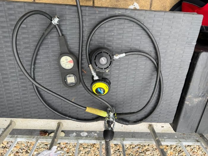 scuba diving regulator sets x2