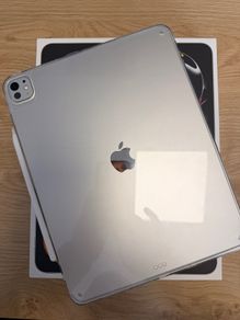 iPad Pro 13 inch 256gb, WiFi and cellular.