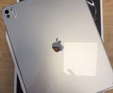 iPad Pro 13 inch 256gb, WiFi and cellular.